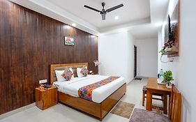 Premium Inn Noida 3*